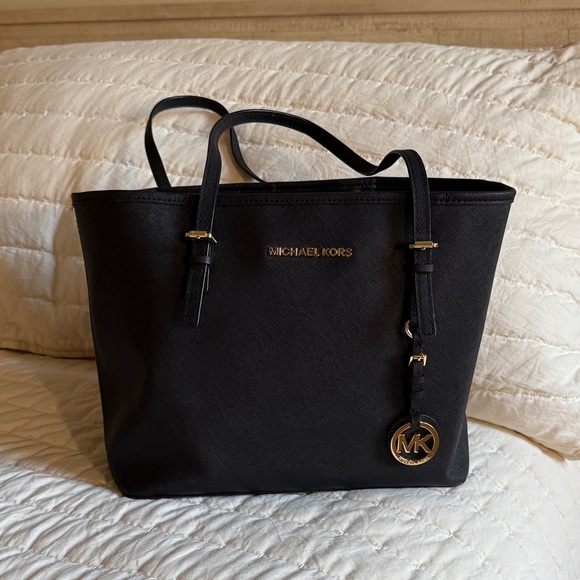 Michael Kors Elegant Black Tote - Picture 1 of 5